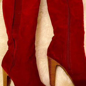 Women knee hi boots